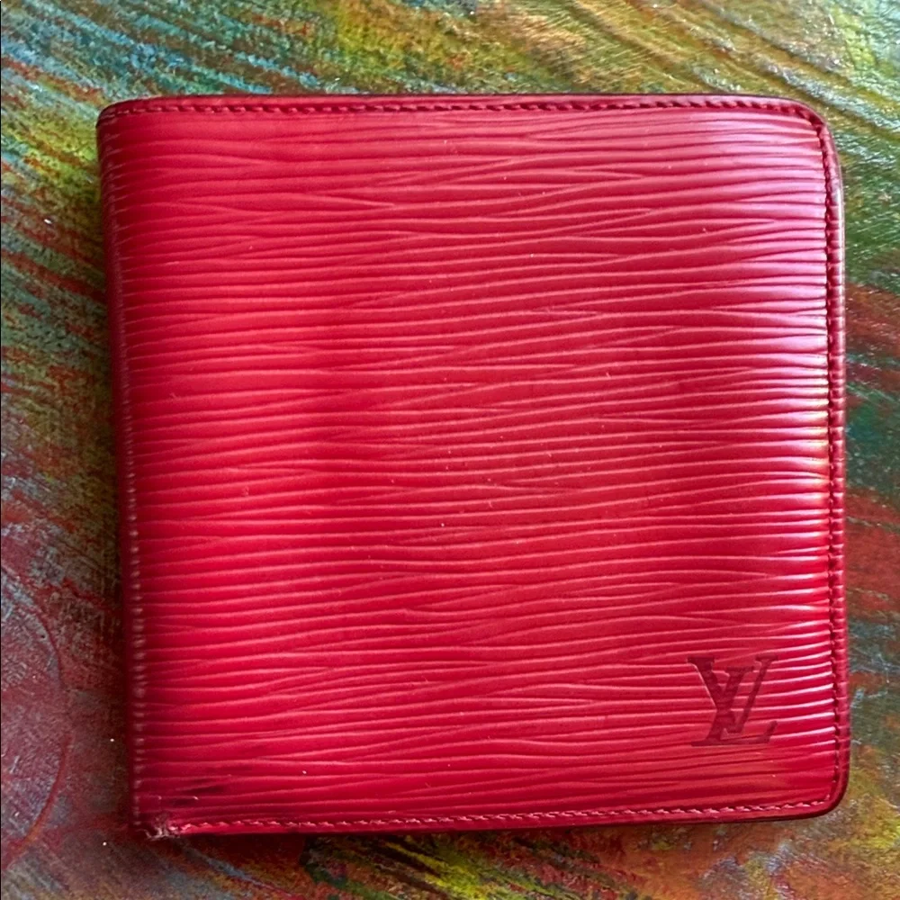 Louis Vuitton Scarlet Epi Leather Wallet Red LV Bi Fold Unisex Vintage